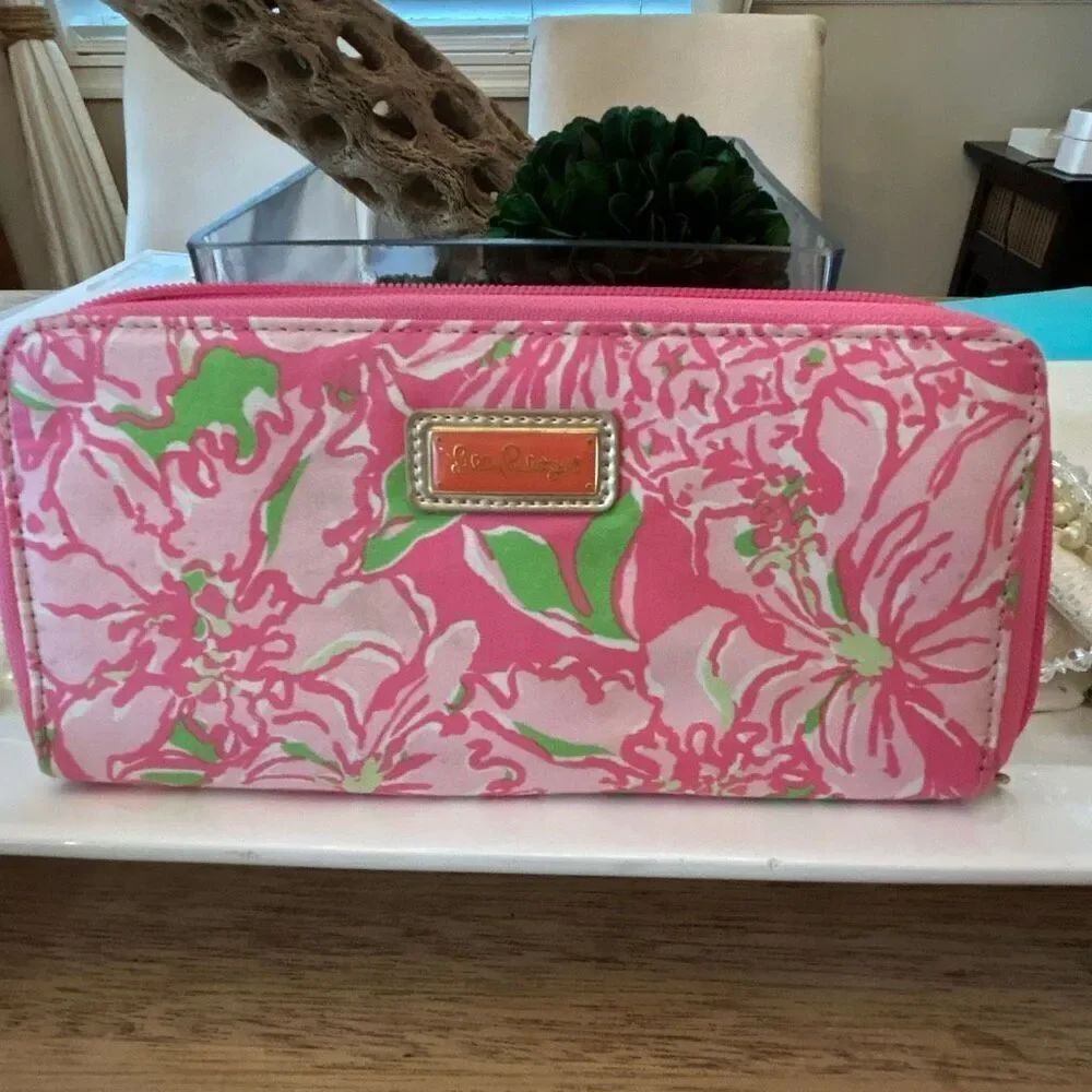 Lily Pulitzer travel wallet pink green print.